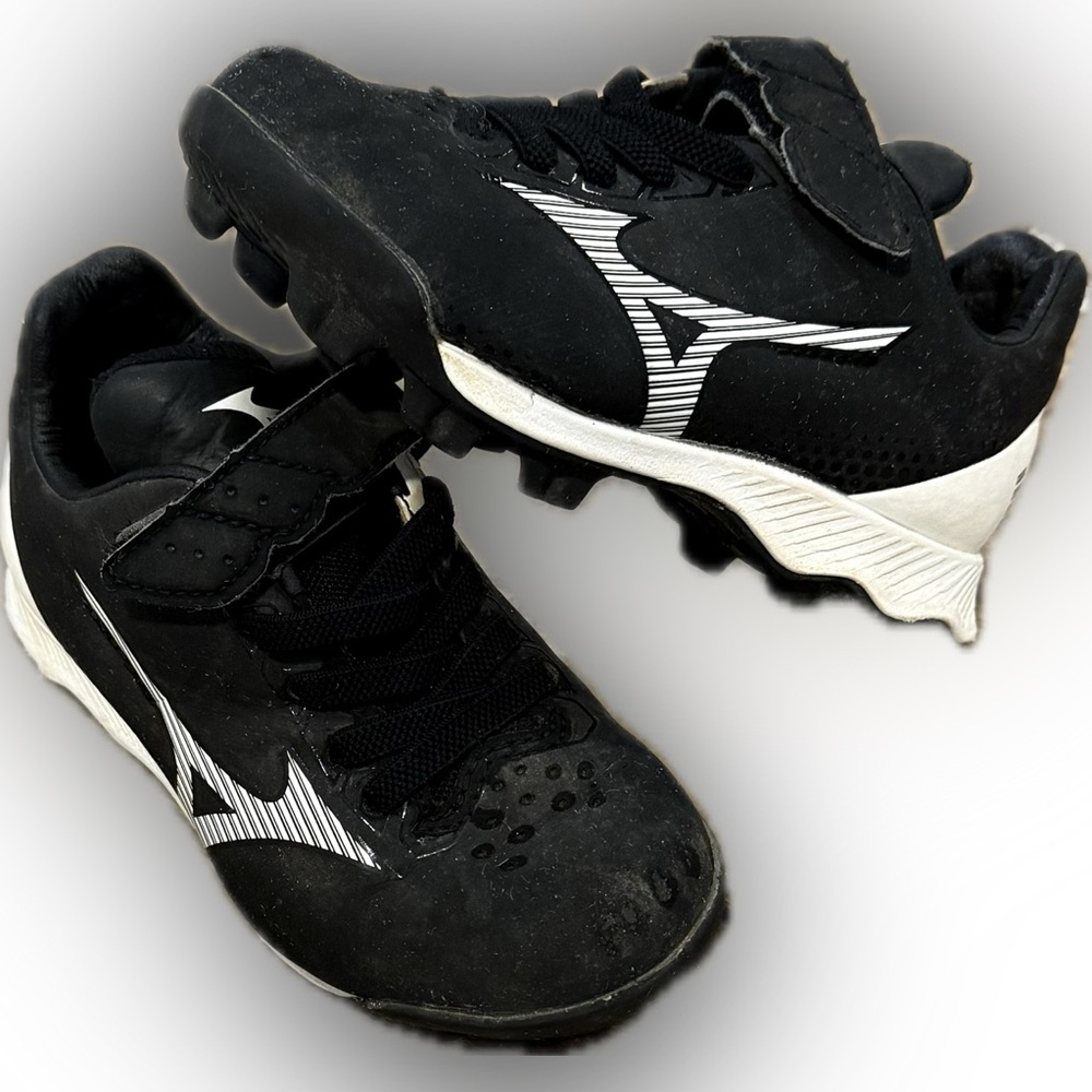 Mizuno Black & White Size 10 Little Kid Baseball Cleats ⚾️